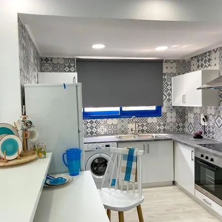 The Most Beautiful 2 Bedroom Flat In דירה פאפוס